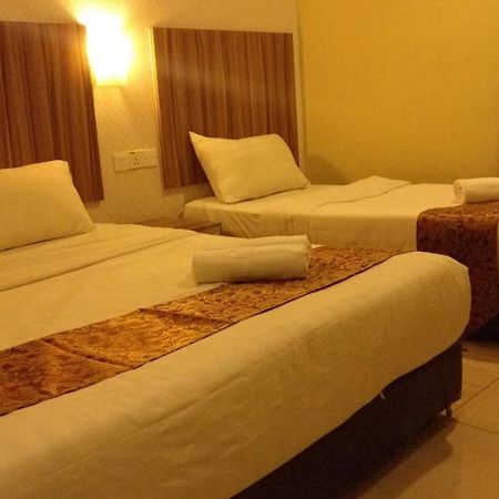 101 Lake View Hotel Puchong Exterior photo