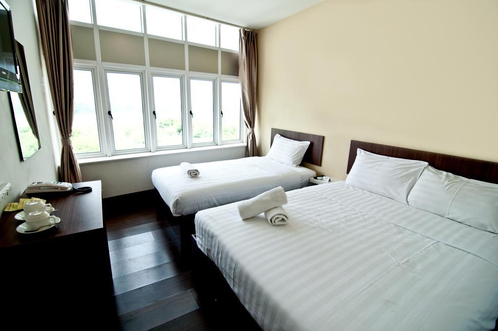 101 Lake View Hotel Puchong Exterior photo