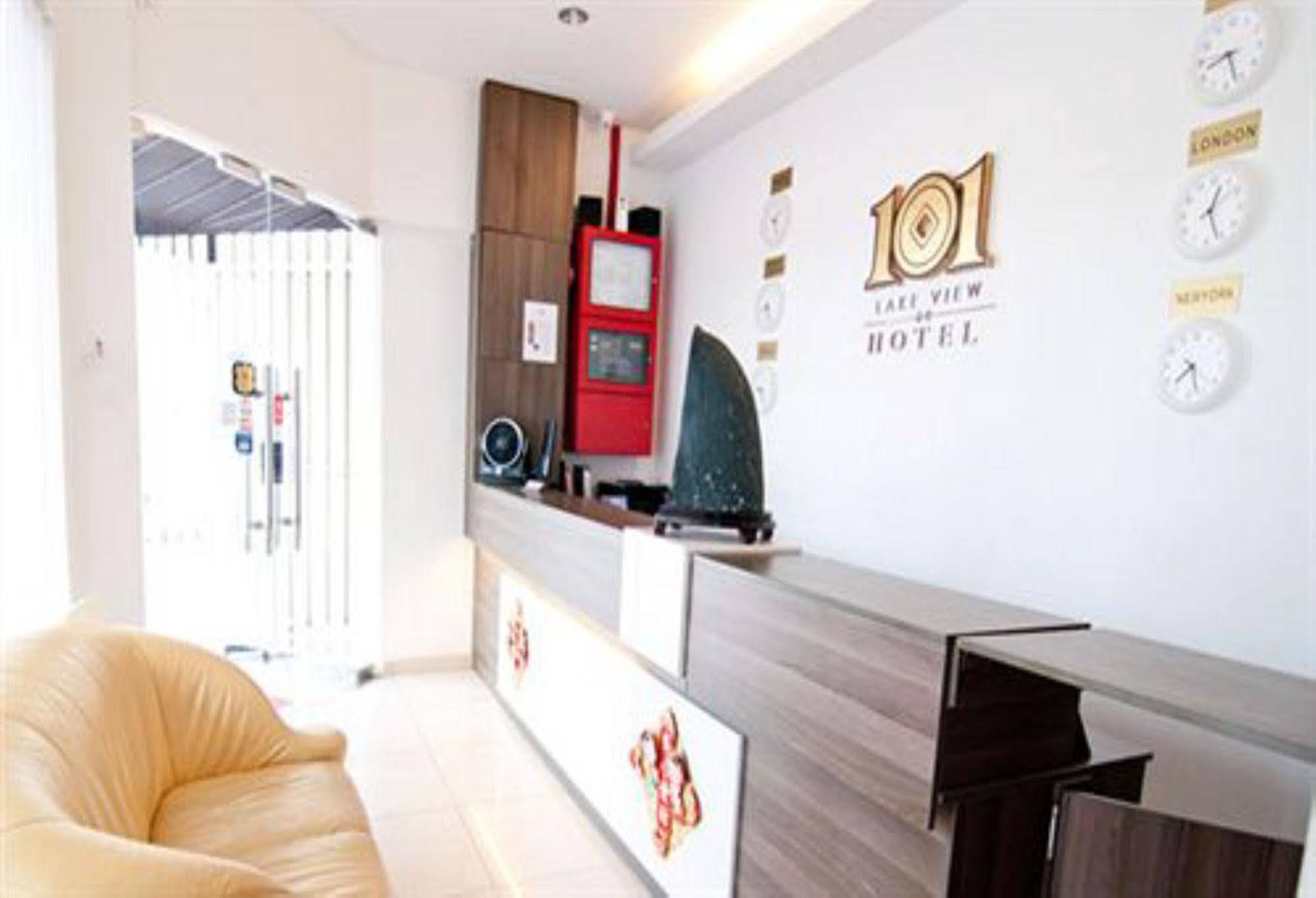 101 Lake View Hotel Puchong Exterior photo