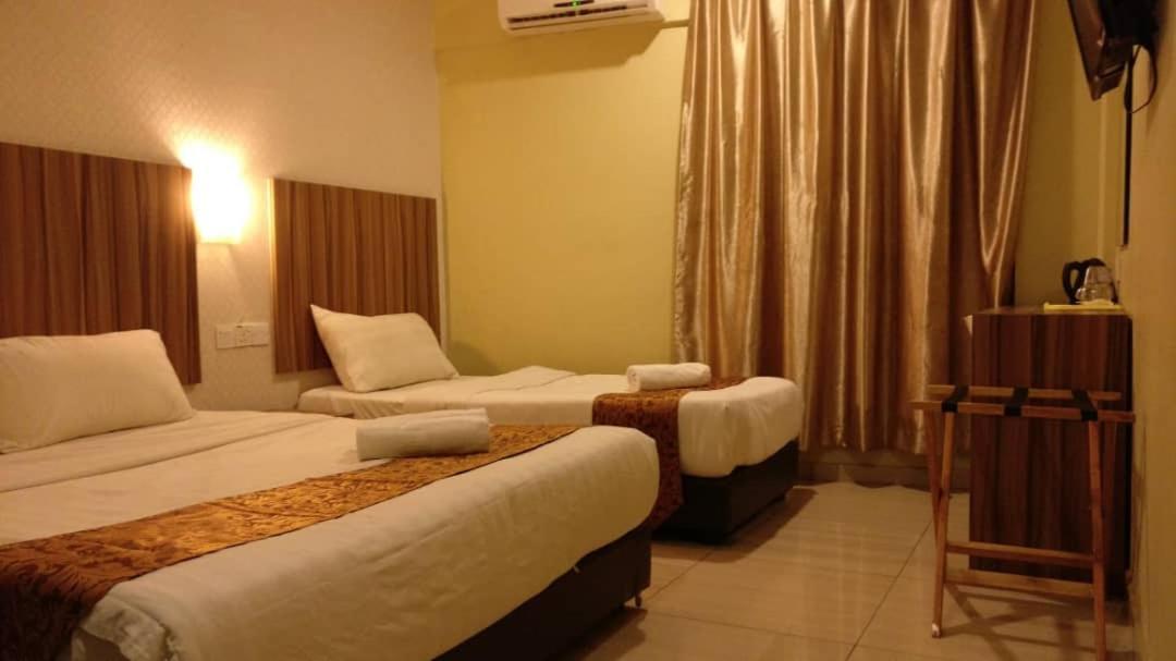 101 Lake View Hotel Puchong Exterior photo