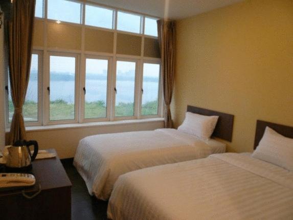 101 Lake View Hotel Puchong Room photo